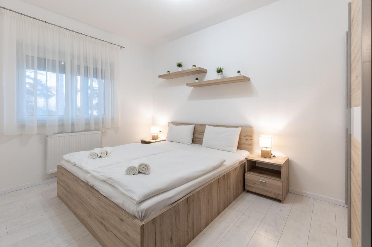 Leda Apartmanok By Bltn Siófok Eksteriør billede