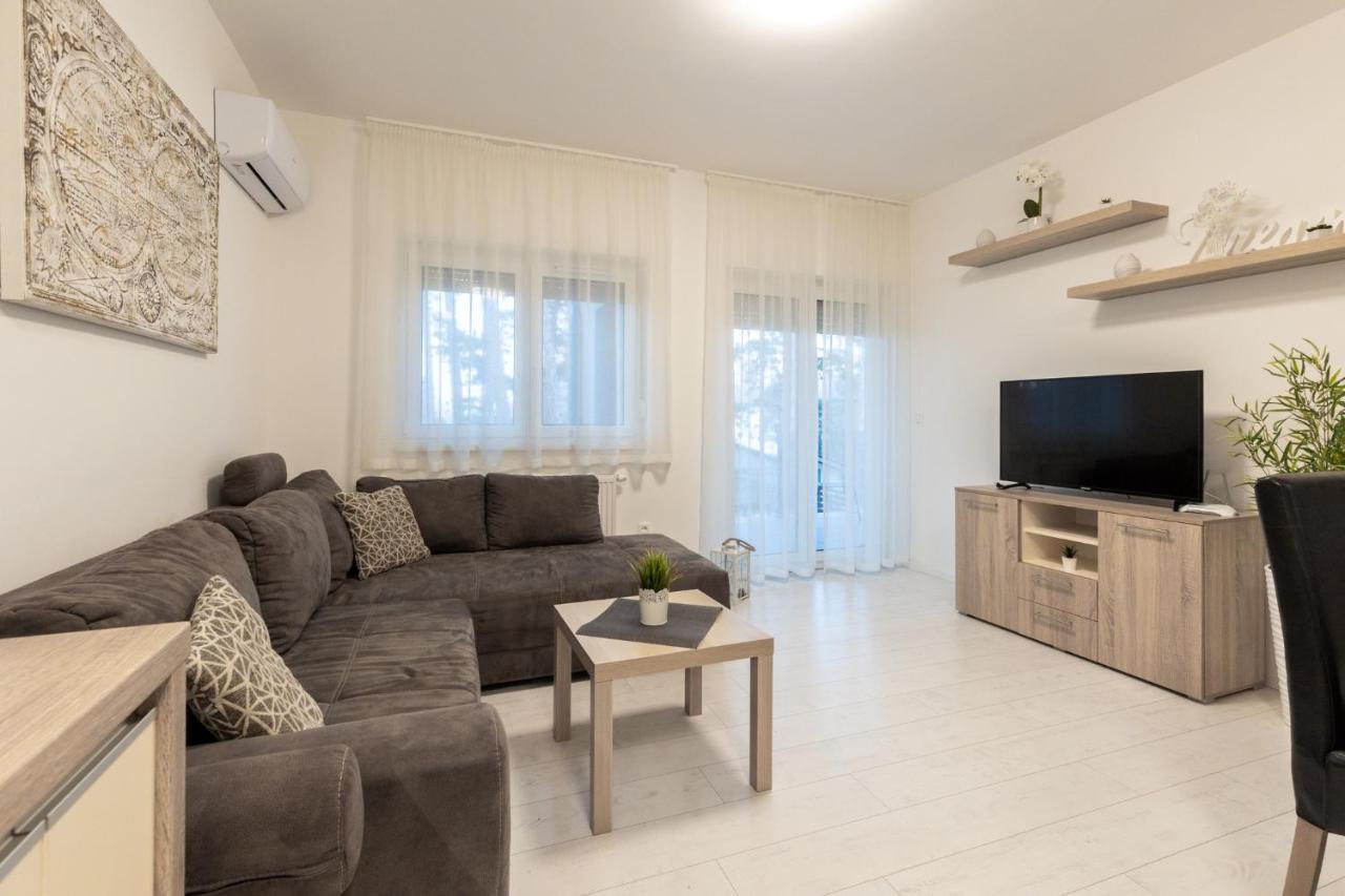 Leda Apartmanok By Bltn Siófok Eksteriør billede